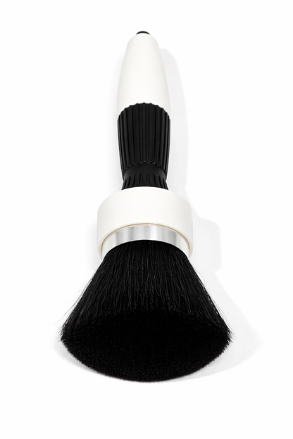 Brosse à cou - bout aimanté